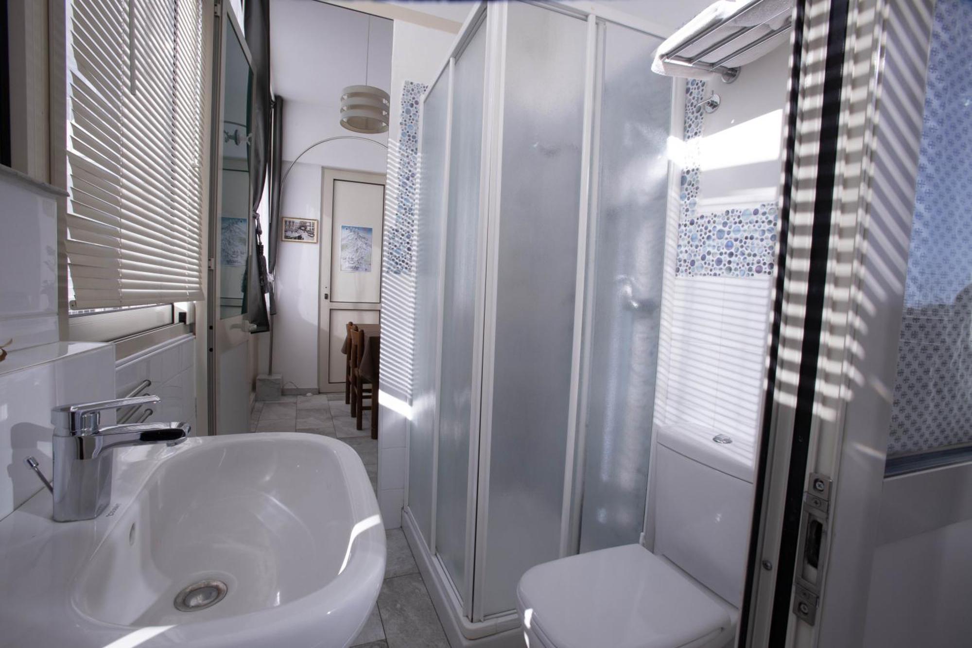 Alojamento de Acomodação e Pequeno-almoço Etna Sea House 3*