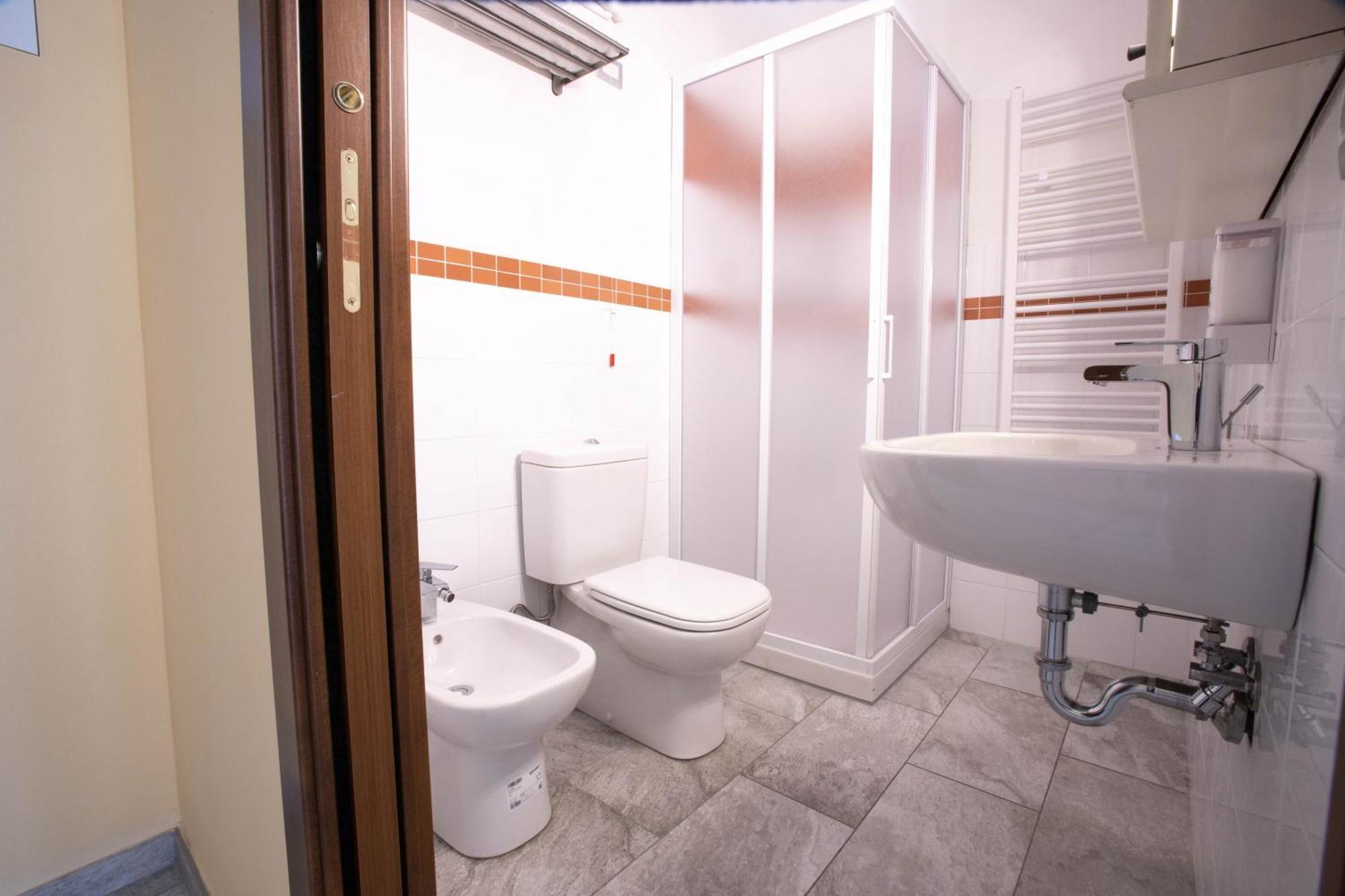 Alojamento de Acomodação e Pequeno-almoço Etna Sea House 3*