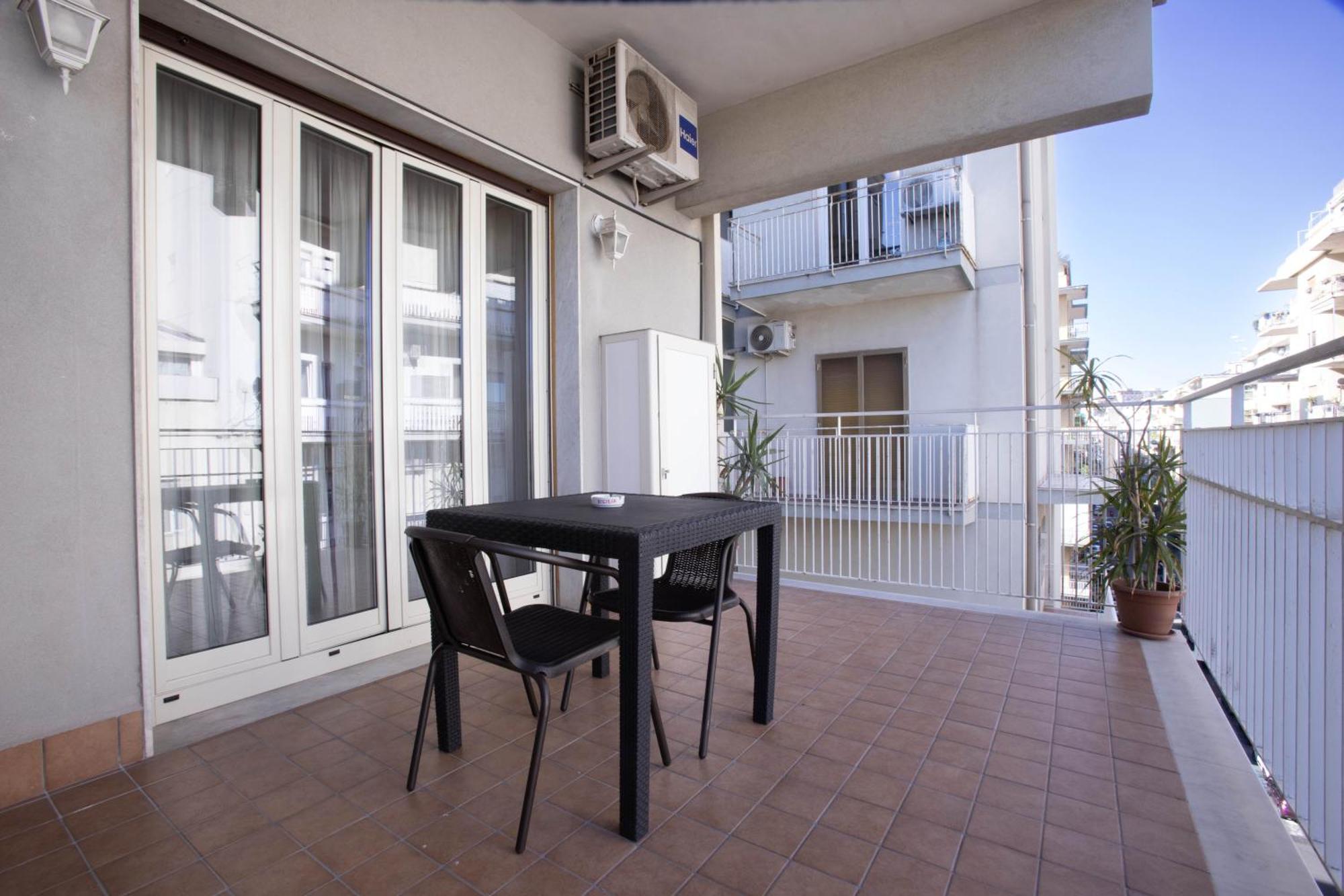 Alojamento de Acomodação e Pequeno-almoço Etna Sea House 3*